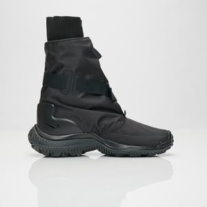 nike nsw boot